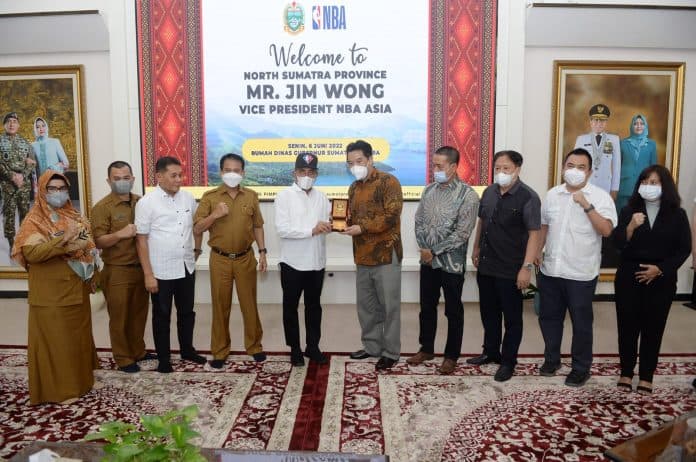 pemprov_sumut_kolaborasi_dengan_nba_kampanyekan_bola_basket_ke_anak_anak
