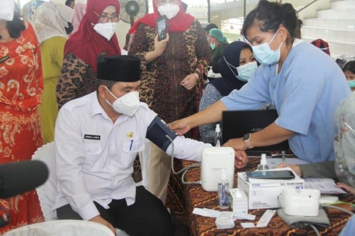 pemprovsu_targetkan_93508_nakes_vaksin_booster_kedua