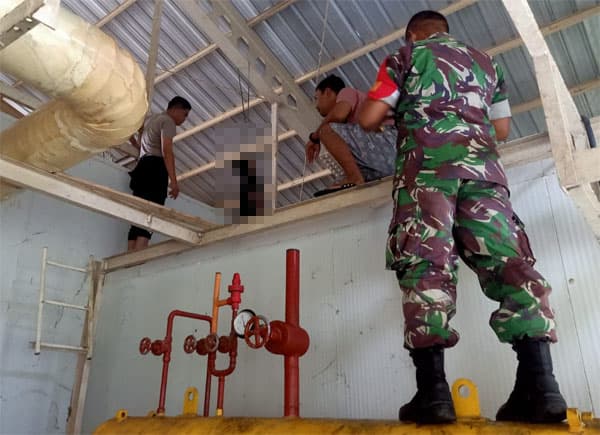 pemuda_18_tahun_ditemukan_gantung_diri_di_gudang_pembeku_sibuluan