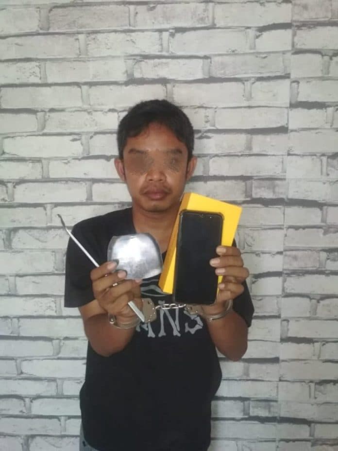 pemuda_asal_sergai_nekat_curi_hp_terungkap_dari_cctv_tetangga