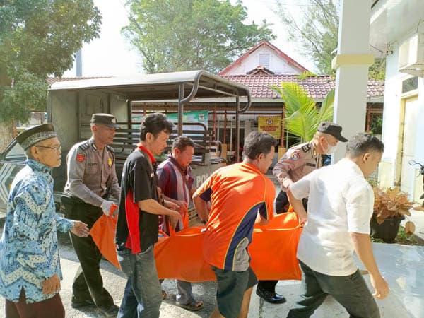 pemuda_serbelawan_ditemukan_tewas_tergantung_di_peternakan_jangkrik_di_siantar