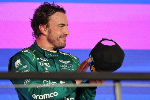 penalti_dicabut_alonso_kembali_naik_podium_di_jeddah