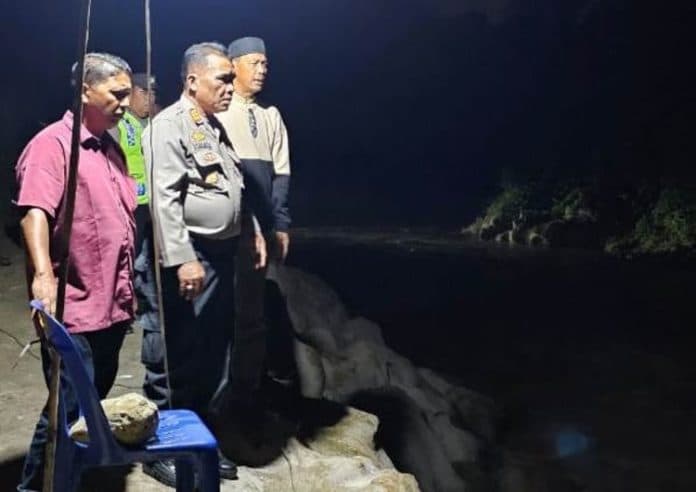 pencarian_korban_hanyut_di_sungai_bah_bolon_hingga_malam_hari