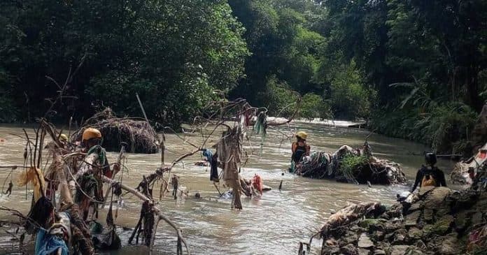 pencarian_korban_hanyut_terkendala_akibat_sampah_di_sungai_bah_bolon
