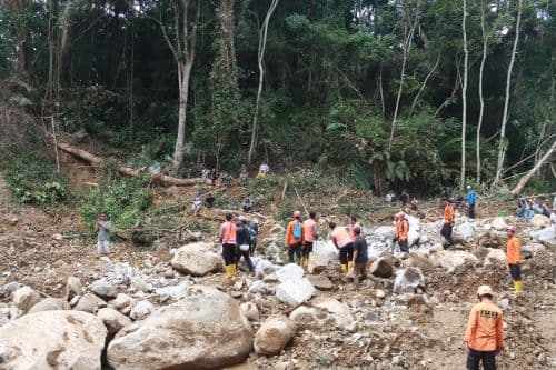 pencarian_korban_tanah_longsor_di_raya_kahean_diperpanjang_hingga_rabu