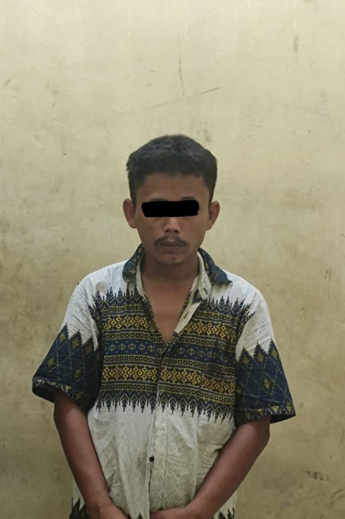 pencuri_5_karung_salak_diserahkan_ke_polsek_tiga_juhar
