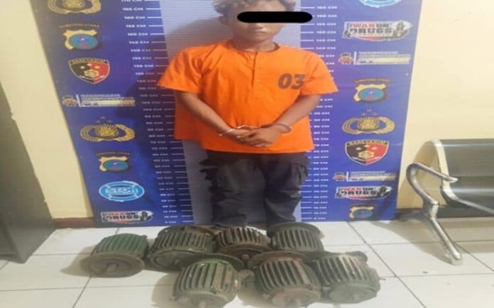 pencuri_dinamo_kincir_diamankan_polsek_teluk_mengkudu_di_ladang_cabai