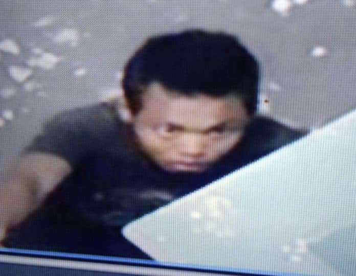 pencuri_kotak_infak_di_masjid_uswatun_hasanah_medan_denai_terekam_cctv