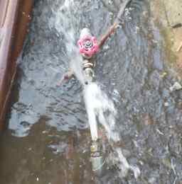 pencurian_meteran_air_marak_di_perumahan_griya_martubung_medan