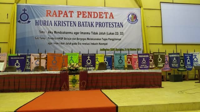 pendeta_hkbp_mulai_penuhi_seminarium_sipoholon