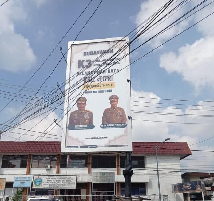 pendirian_tiang_billboard_di_jalan_adam_malik_masih_menunggu_izin_pemko_siantar