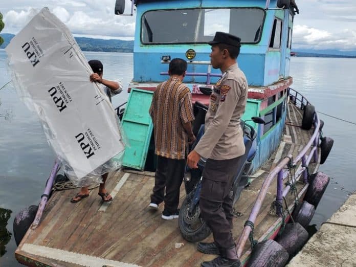 pendistribusian_logistik_pilkada_2024_ke_tps_di_negeri_kepingan_sorga