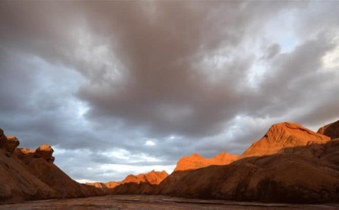 peneliti_china_klaim_temukan_air_di_planet_mars