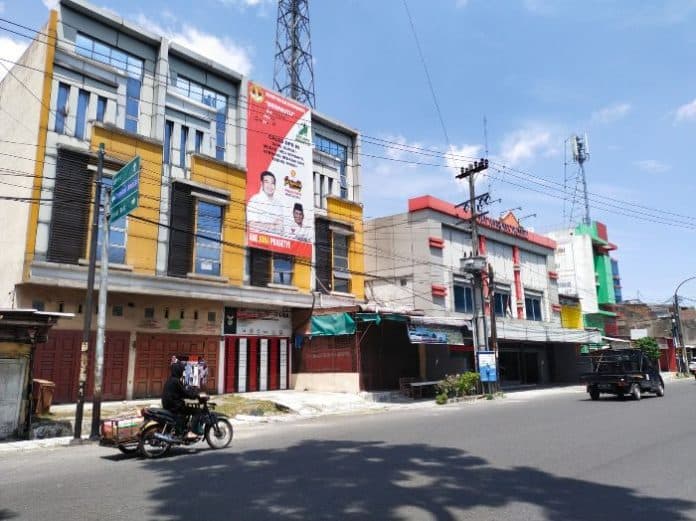 penertiban_baliho_bacaleg_di_kota_medan_satpol_pp_tunggu_koordinasi_dengan_kesbangpol_dan_bawaslu
