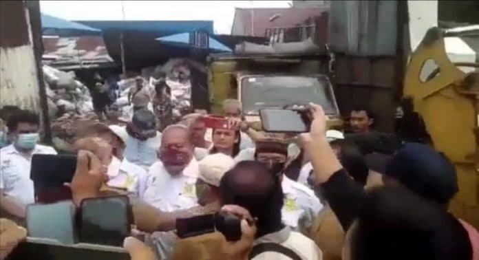 penertiban_drainase_di_jalan_karya_medan_barat_diwarnai_kericuhan