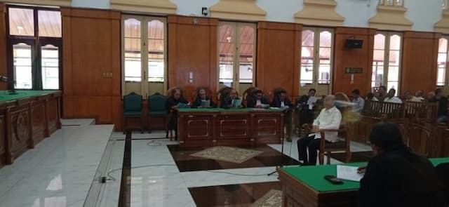 pengacara_eldin_minta_majelis_hakim_bebaskan_kliennya