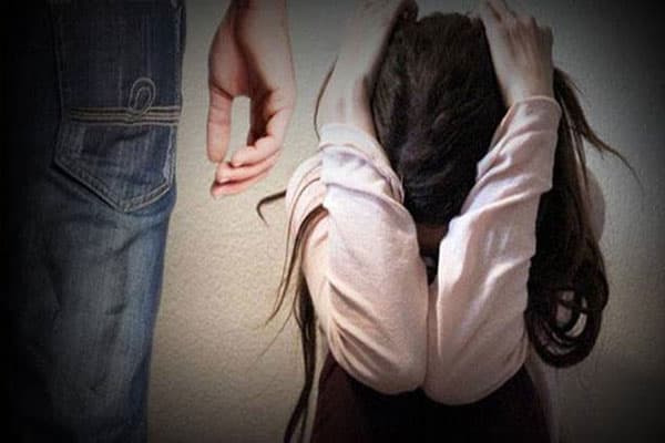 pengamat_desak_polisi_periksa_teman_tersangka_rudapaksa_penyedia_kamar