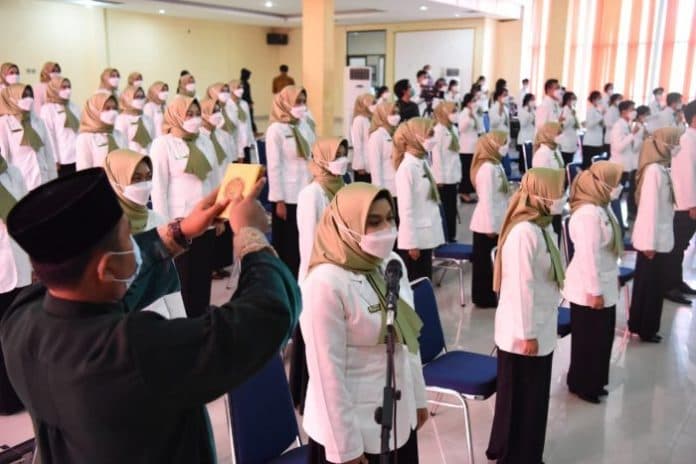pengambilan_sumpah_janji_74_apoteker_ini_pesan_rektor_usu