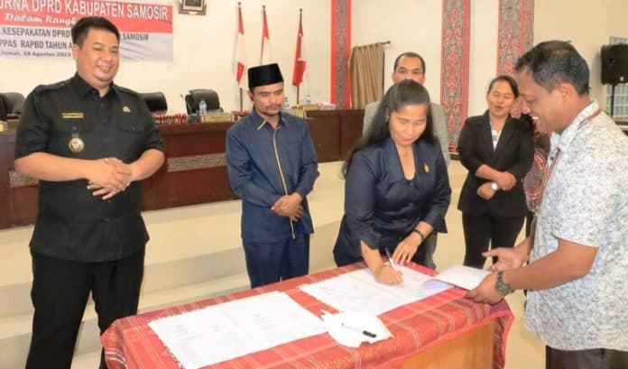 pengelolaan_keuangan_kabupaten_samosir_tahun_2023_dituding_dprd_tidak_profesional