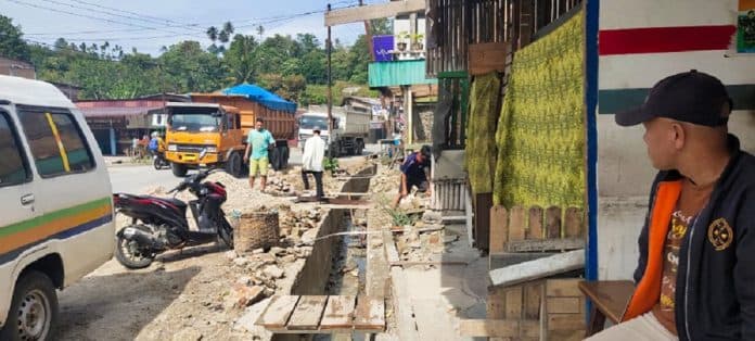pengerjaan_drainase_tak_kunjung_tuntas_warga_resah