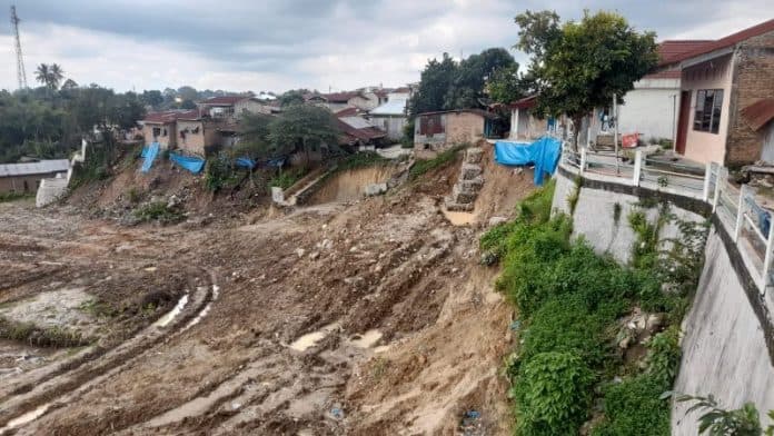 pengerjaan_pemasangan_bronjong_di_kavlingan_jalan_siak_berhenti_dlh_sebut_harus_dirampungkan