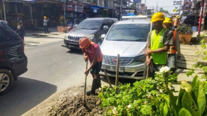 pengerjaan_proyek_jembatan_di_porsea_toba_rugikan_pengguna_jalan_dan_berpotensi_macet