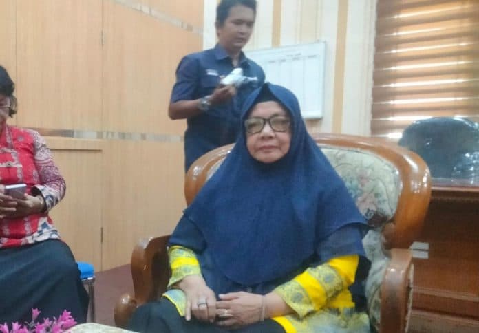 penggunaan_ambulans_puskesmas_ibi_asahan_minta_masyarakat_tidak_hakimi_bidan