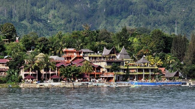penginapan_hotel_di_danau_toba_habis_wisatawan_pilih_homestay_dan_rumah_warga