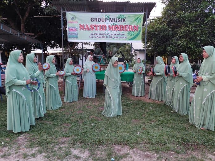 penguatan_kearifan_lokal_group_musik_nasyid_modern_terima_hibah_kemensos_ri