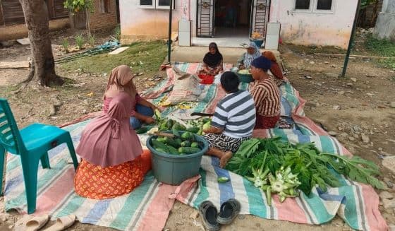 pengungsi_banjir_bandang_di_siunjam_tapsel_butuh_obat_obatan
