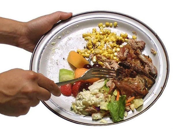 pengunjung_yang_tak_habiskan_makanan_di_restoran_ini_akan_didenda