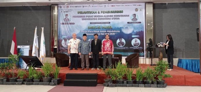 pengurus_ikahut_usu_diharapkan_memberikan_gagasan_untuk_hutan_indonesia_yang_lebih_indah