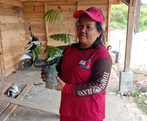 pengusaha_kayu_taput_tanam_pohon_di_dolok_imun_situs_leluhur_raja_naipospos