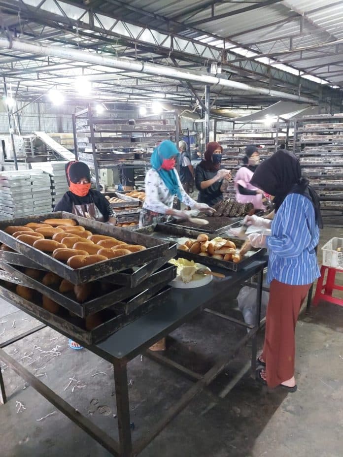 pengusaha_pabrik_roti_masih_trauma_kami_diperlakukan_kayak_penjahat