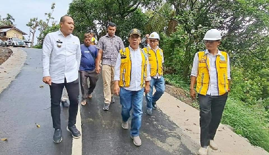 peningkatan_infrastruktur_jalan_di_sipolha_diharapkan_majukan_pariwisata