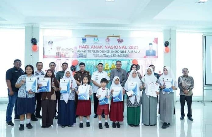 penjabat_wali_kota_tebing_tinggi_mengawasi_anak_agar_siap_menjadi_pemimpin_2045