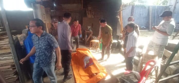 penjaga_malam_di_gudang_mebel_jati_mas_siantar_ditemukan_meninggal_dunia