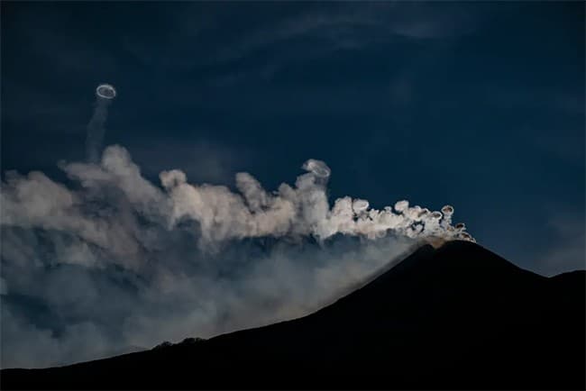 penjelasan_peneliti_terkait_gunung_etna_yang_hasilkan_cincin_asap