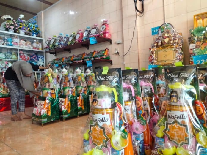 penjual_parcel_lebaran_di_asahan_kebanjiran_order