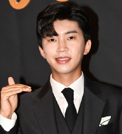 penjualan_album_lim_young_woong_cetak_rekor_tertinggi