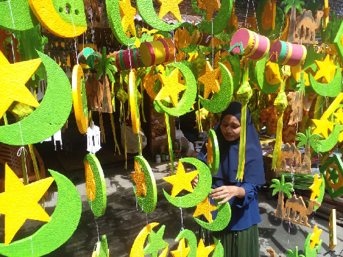 penjualan_pernak_pernik_ramadhan_di_medan_naik_40