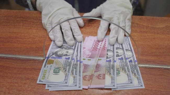 penjualan_ritel_menurun_rupiah_melemah_ke_rp15329
