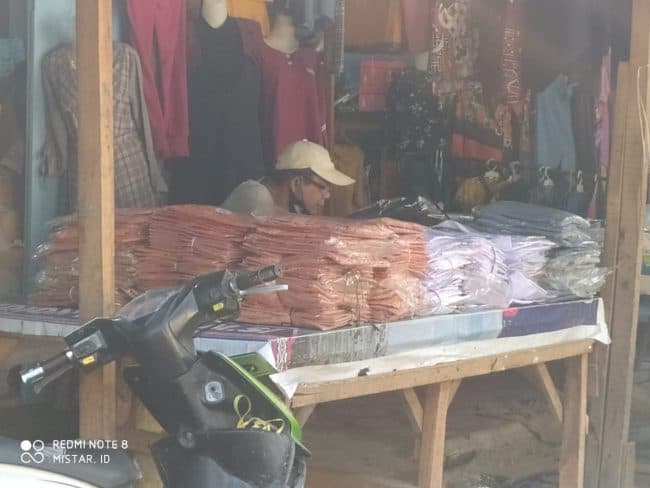penjualan_seragam_sekolah_di_siantar_sepi_pembeli_pedagang_mengeluh