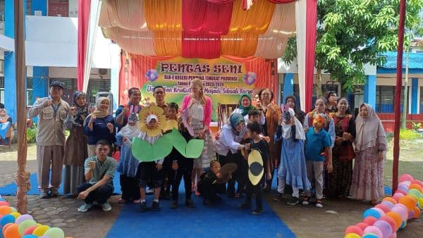 pentas_seni_kreativitas_panggung_inklusi_untuk_anak_anak_berkebutuhan_khusus