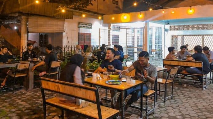 penulis_novel_beralih_ke_bisnis_kuliner_sebagai_ruang_kerja