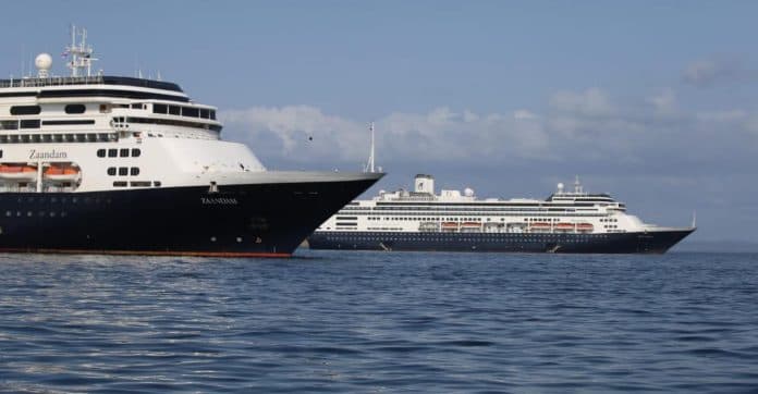 penumpang_kapal_pesiar_holland_amerika_tak_bisa_berlabuh