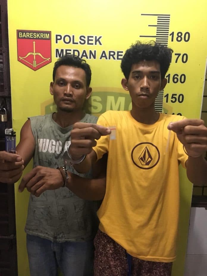 penyabu_kepergok_simpan_sabu_di_atas_kusen_pintu