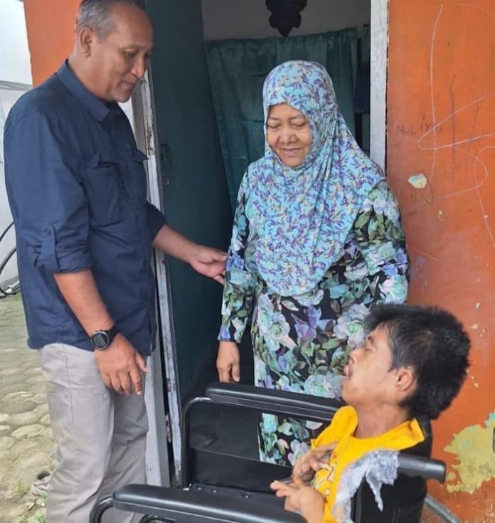 penyandang_disabilitas_di_deli_serdang_dapat_bantuan_kursi_roda_dan_sembako