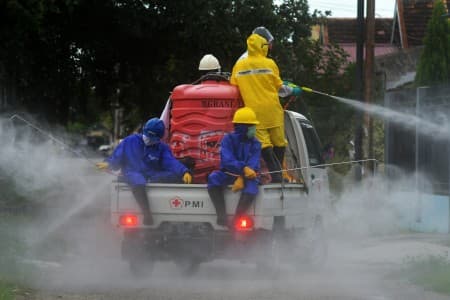 penyemprotan_disinfektan_di_jalan_jalan_tidak_dibenarkan_who_ini_penjelasannya
