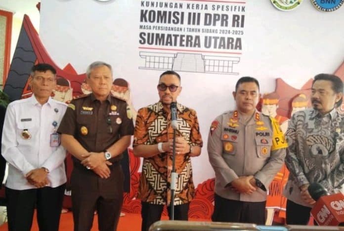 penyerangan_yang_dilakukan_oknum_tni_di_sibiru_biru_ahmad_sahroni_bilang_gini